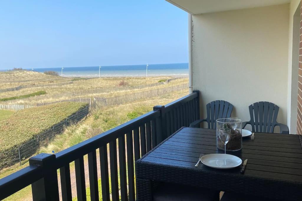 Cabourg-La Mer A Vos Pieds Et La Thalasso A 50 M Exterior photo